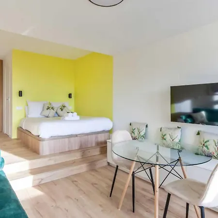 Beautiful Renovated On Port De Apartamento